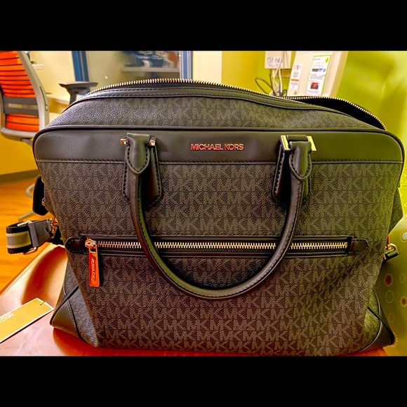 Micheal Kors shoulder bag / travel bag men/women